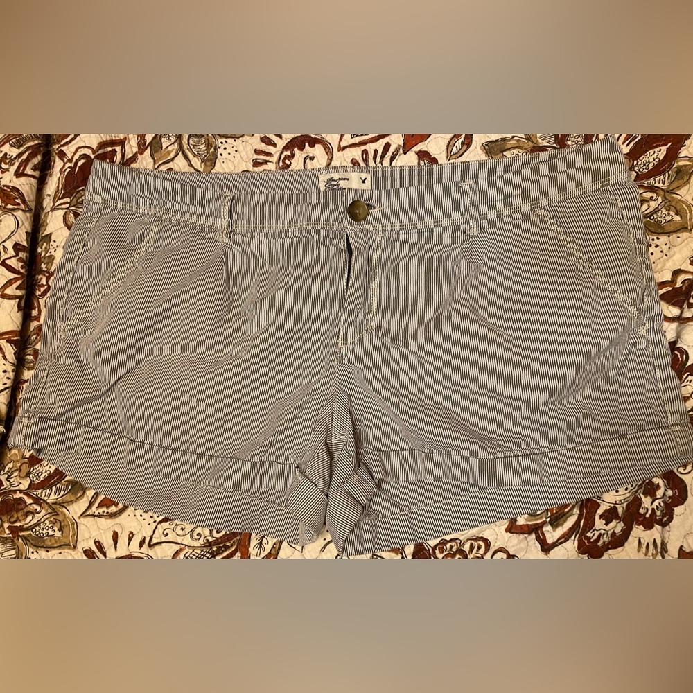 Sz 15 AE shorts
